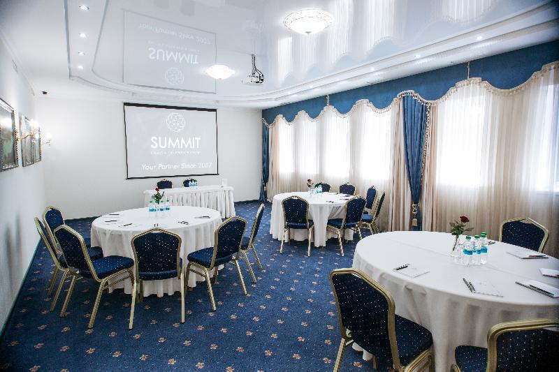 Summit Villa Chisinau Bagian luar foto