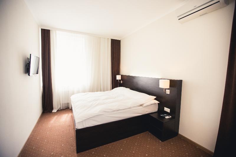 Summit Villa Chisinau Bagian luar foto